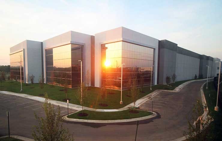 Digital Realty&rsquo;s Building P in Ashburn is among the multi-tenant data center facilities housing different types of workloads. (Photo: Digital Realty)