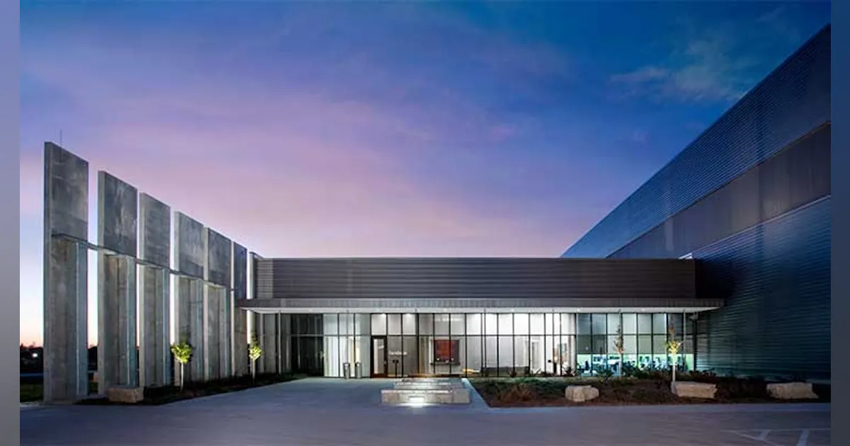 Facebook Showcases its 40 Million Square Feet of Global Data Centers ...