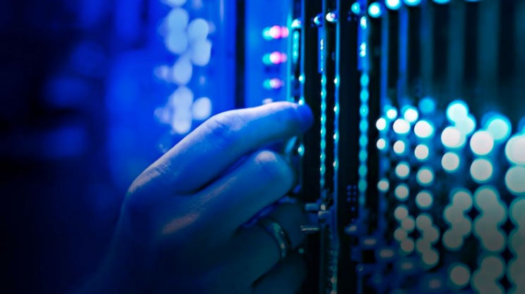 Many more enterprises are increasingly seeing public cloud as a top priority of their IT strategy. (Photo: Intel)