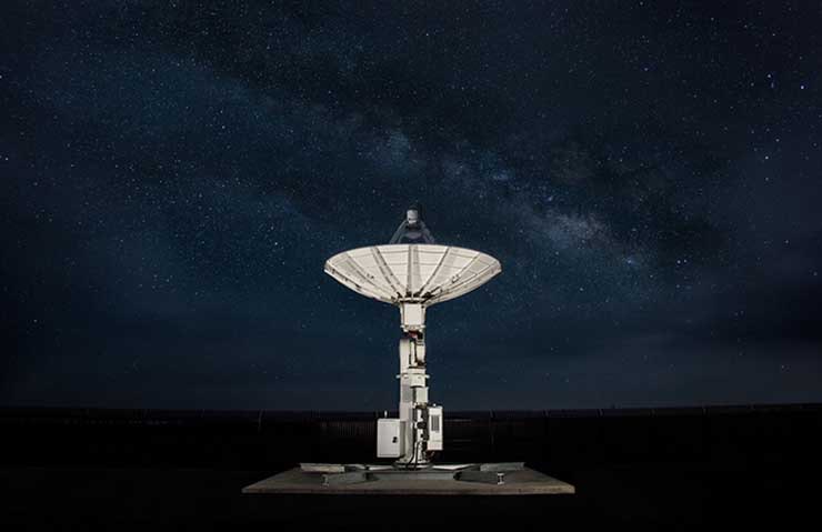 An AWS Ground Station antenna collects data from satellites. (Image: Amazon)