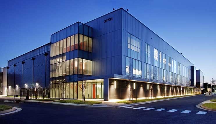 The Equinix DC-11 data center in Ashburn, Virginia , one of more than 100 data center in the heart of Northern Virginia&rsquo;s &ldquo;Data Center Alley.&rdquo; (Photo: Equinix)