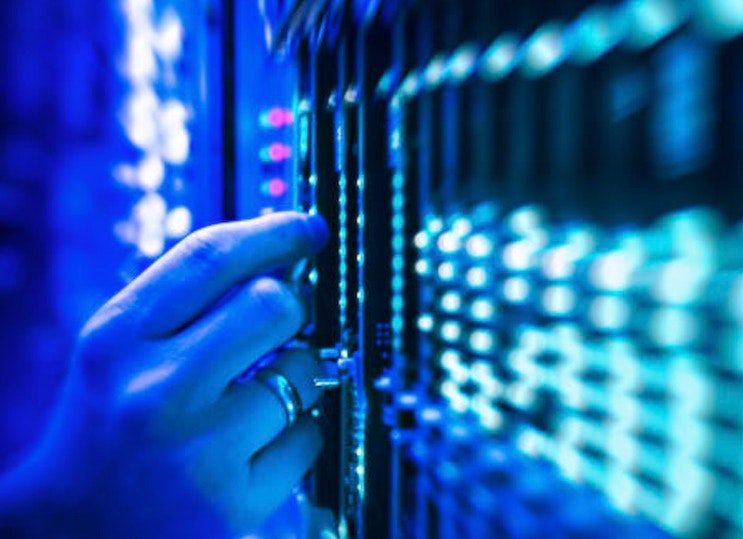 Edge data centers are often a perfect vehicle for supporting AI/ML workloads because they enable high levels of computing power on smaller physical footprints. (Photo: Edgeconnex)