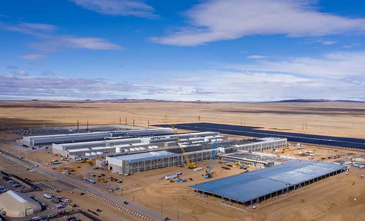 An aerial view of the Facebook Las Lunas data center in New Mexico. Facebook built a dedicated fiber cable route to support the facility. (Photo: Facebook)