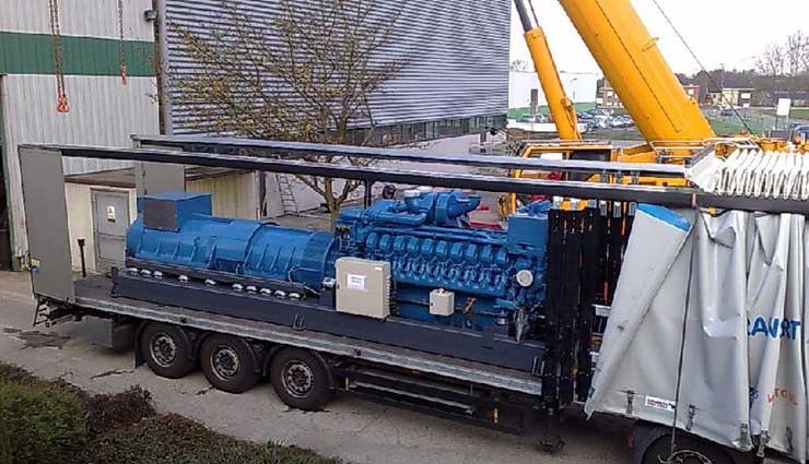 A Diesel Rotary Uninterruptible Power Supply (DRUPS) power module being installed at a data center. (Image: Euro-Diesel)