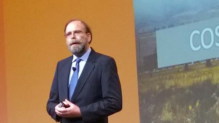 Steve Fairfax of MTechnology speaks at the recent 7&times;24 Exchange Spring conference in Orlando, where he proposed a new metric to reflect the probability of a failure. (Photo: Rich Miller)