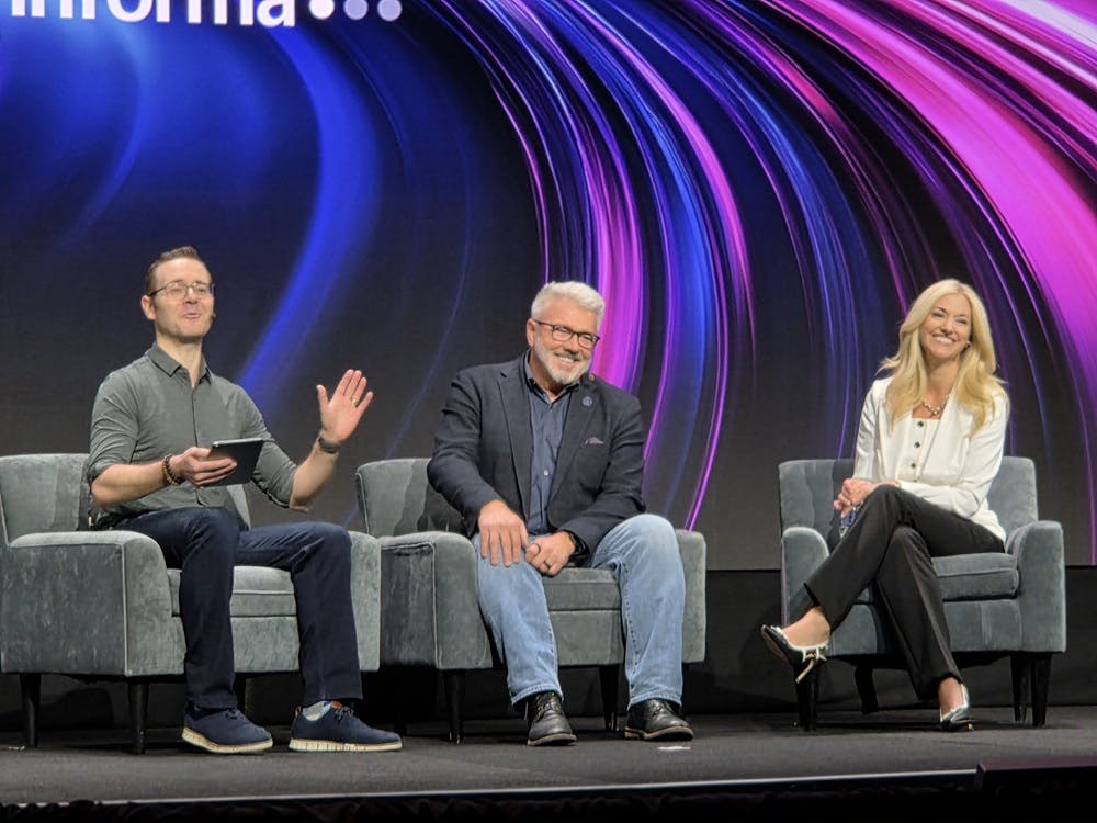 (L to R) Data Center World/AFCOM Executive Chair and Apolo CEO Bill Kleyman; Phill Lawson-Shanks, Chief Innovation Officer, Aligned Data Centers; Amber Caramella, Chief Revenue Officer, Netrality Data Centers