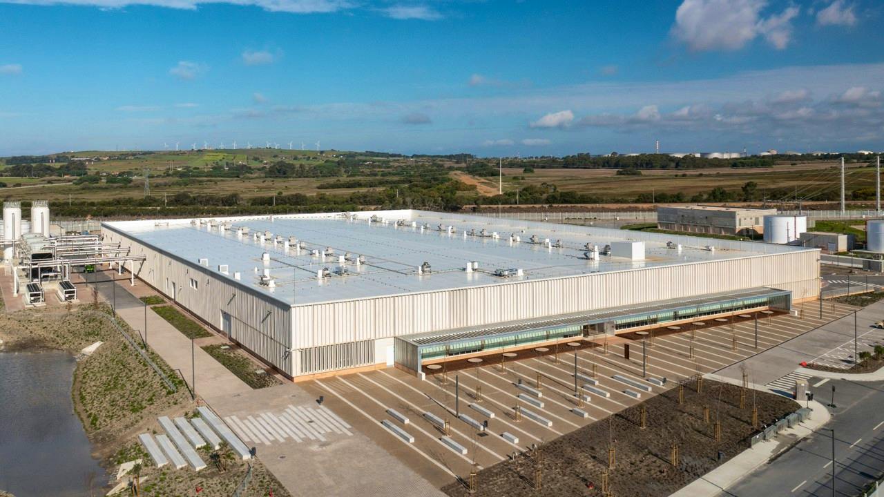 2301818589000579___start_campus_data_center_2025